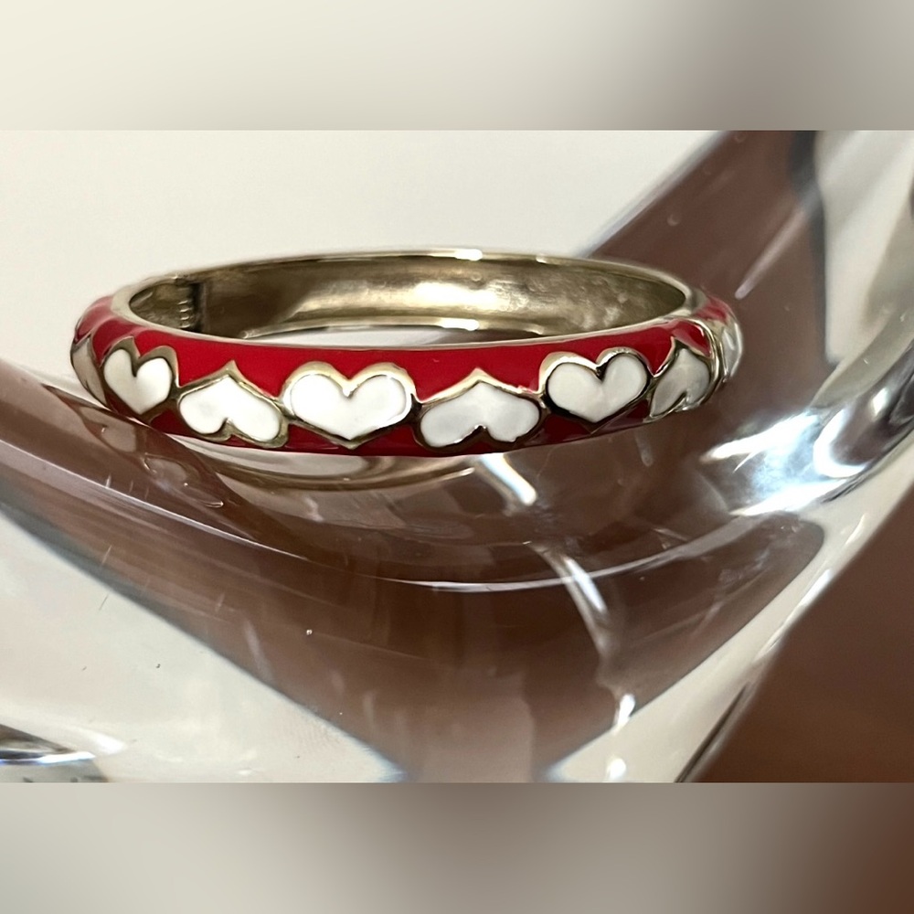 Red and White Enamel Heart Bangle Bracelet - Gold Tone Hinged Statement Jewelry